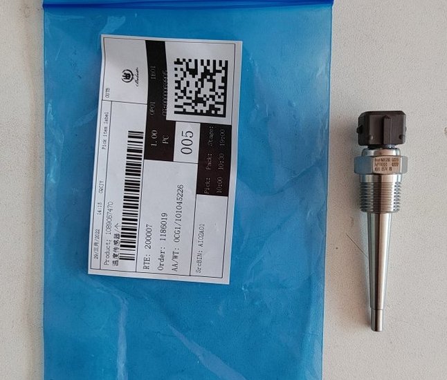 Unboxing Photo – Atlas Copco Temperature Sensor 1089057440