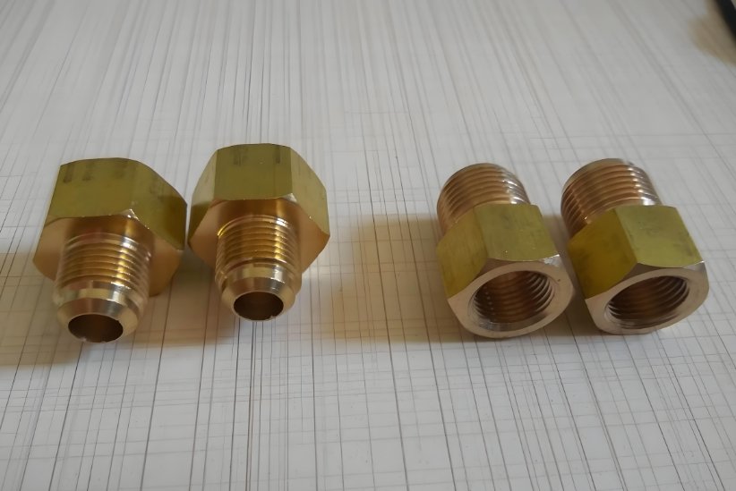 28MM 1BSPT Ingersoll Rand Copper Connector close-up