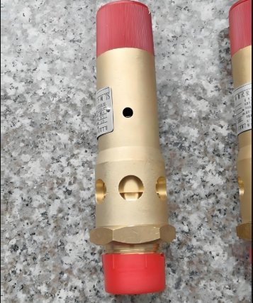 Weight and size comparison photo – 32174799